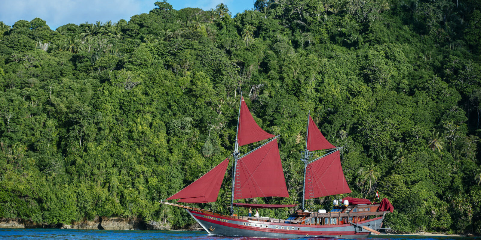 Manta Mae Trip Around Raja Ampat | Hello Papua